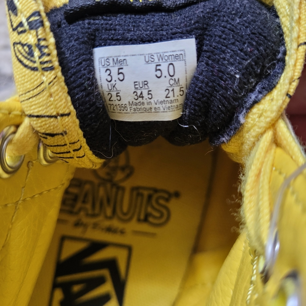 Vans Peanuts x Sk8-Hi 'Charlie Brown Maize… - Picture 12 of 12